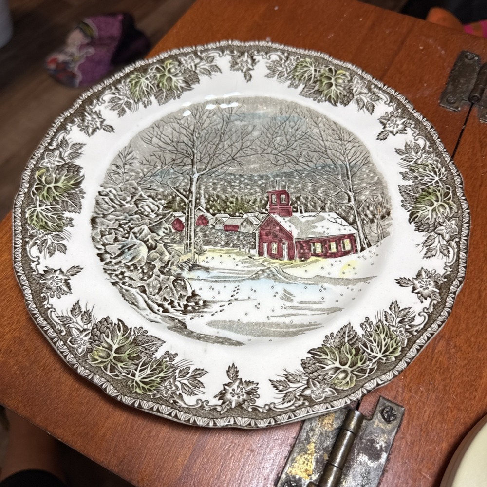 The Friendly Village School House set 1 Dinner Plate 9 3/4"